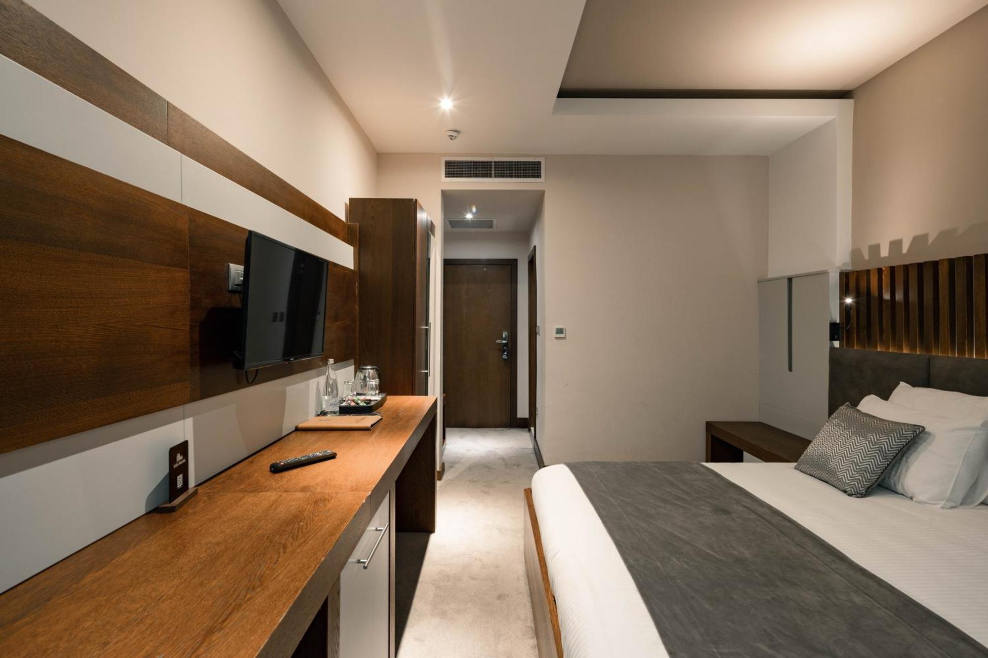 Hotel Prishtina Priştine Dış mekan fotoğraf