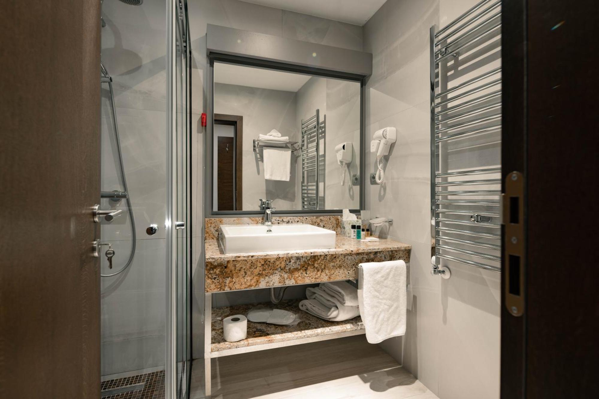 Hotel Prishtina Priştine Dış mekan fotoğraf