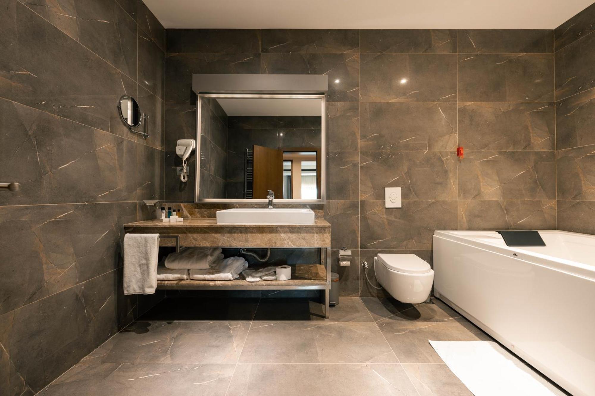 Hotel Prishtina Priştine Dış mekan fotoğraf